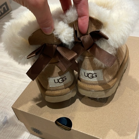 UGG Mini Bailey Bow II toddler size 10 Chestnut - Picture 7 of 9